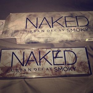Urban decay naked Smokey eyeshadow